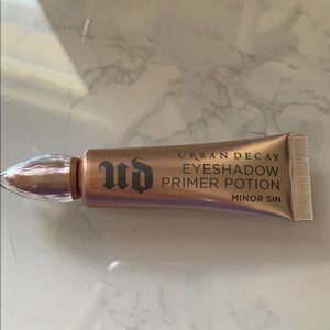 Urban Decay eyeshadow primer potion- Minor Sin